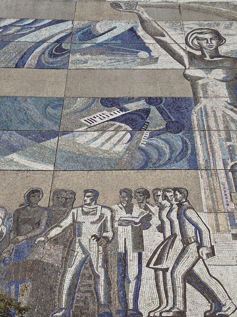 Cosmonautics Day
Cosmonaut Day
Soviet mosaics