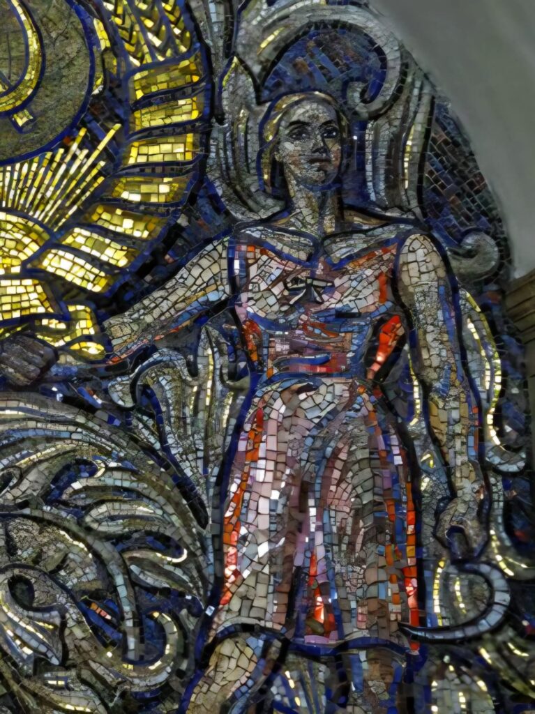 Worker and Kolkhoz Woman
Soviet mosaic
Moscow metro