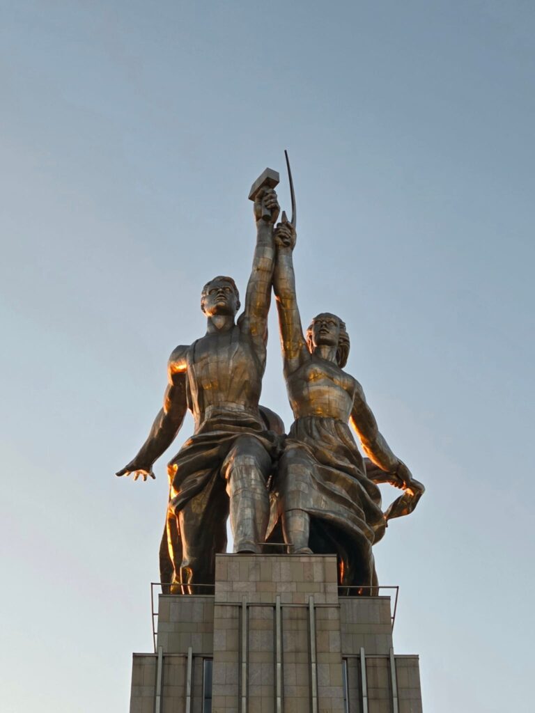 Worker and the Kolkhoz Woman